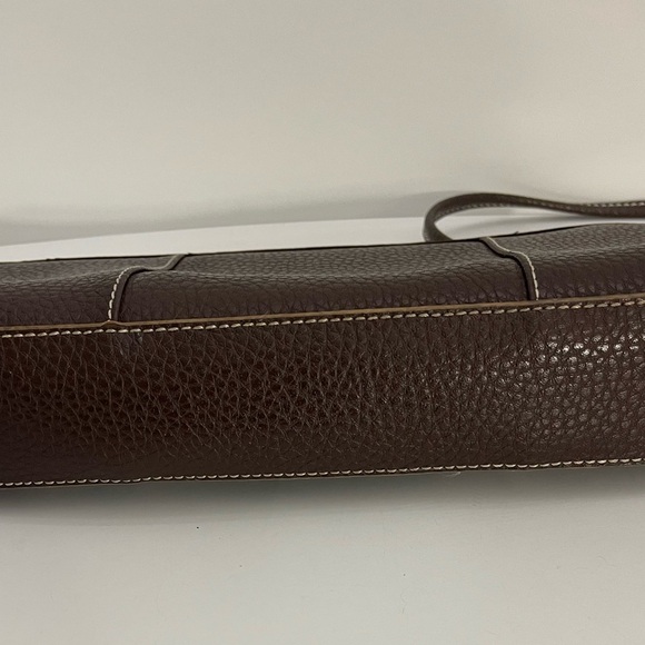 Tommy Hilfiger Brown Leather Clutch Crossbody Bag with Detachable Strap - Picture 3 of 12